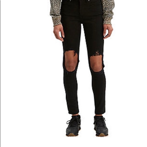 levi's busted knee jeans